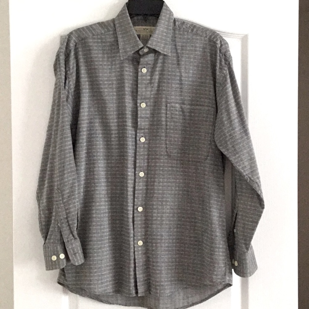Men’s long sleeves button down shirt